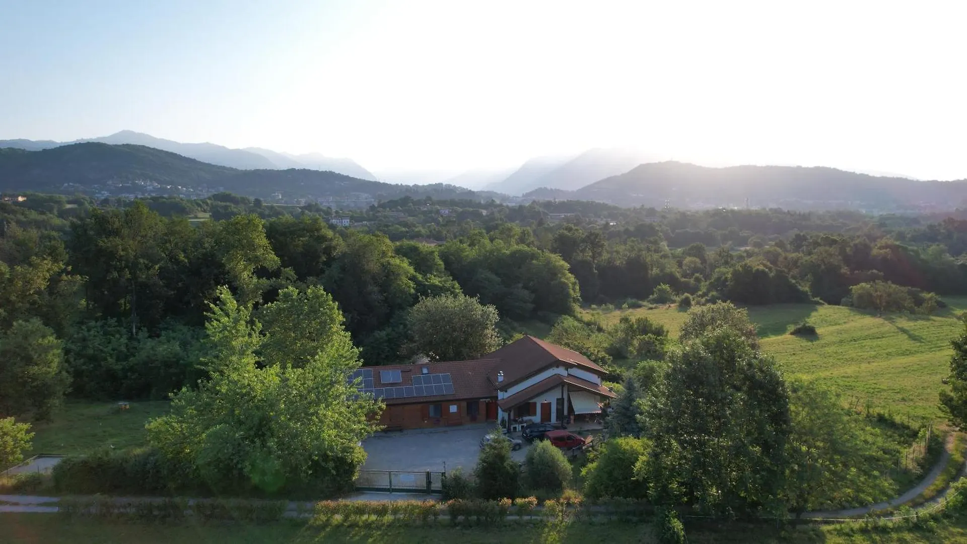 Agriturismo Bio Apipoli Montano Lucino Farm stay