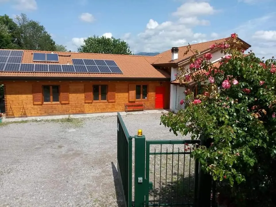 Agriturismo Bio Apipoli Lucino 0*,