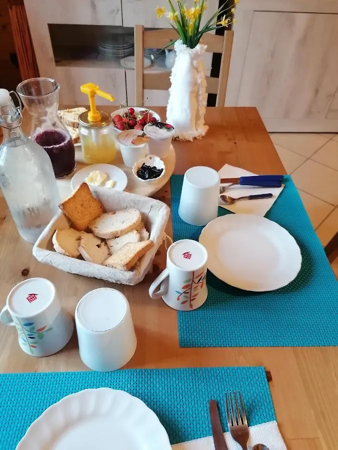 Farm stay Agriturismo Bio Apipoli Montano Lucino Italy